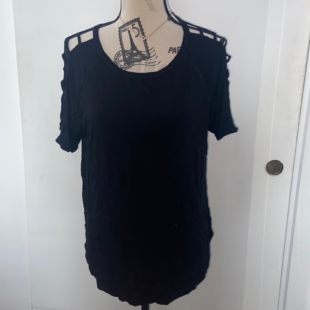 Suggest silk- Black top, size large